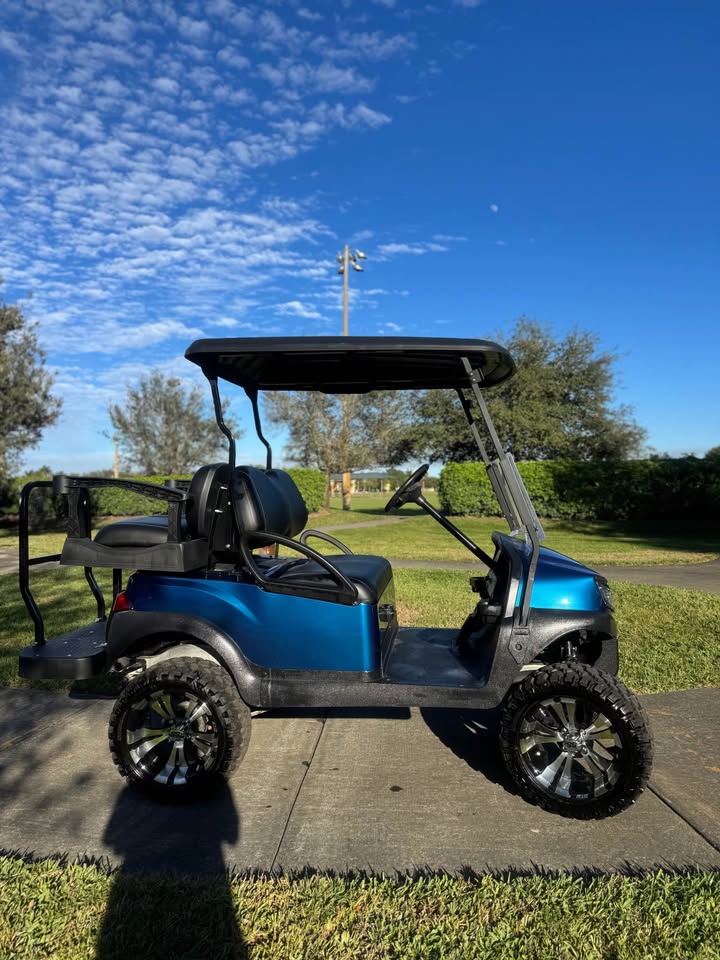Deep Blue Club Car 2021