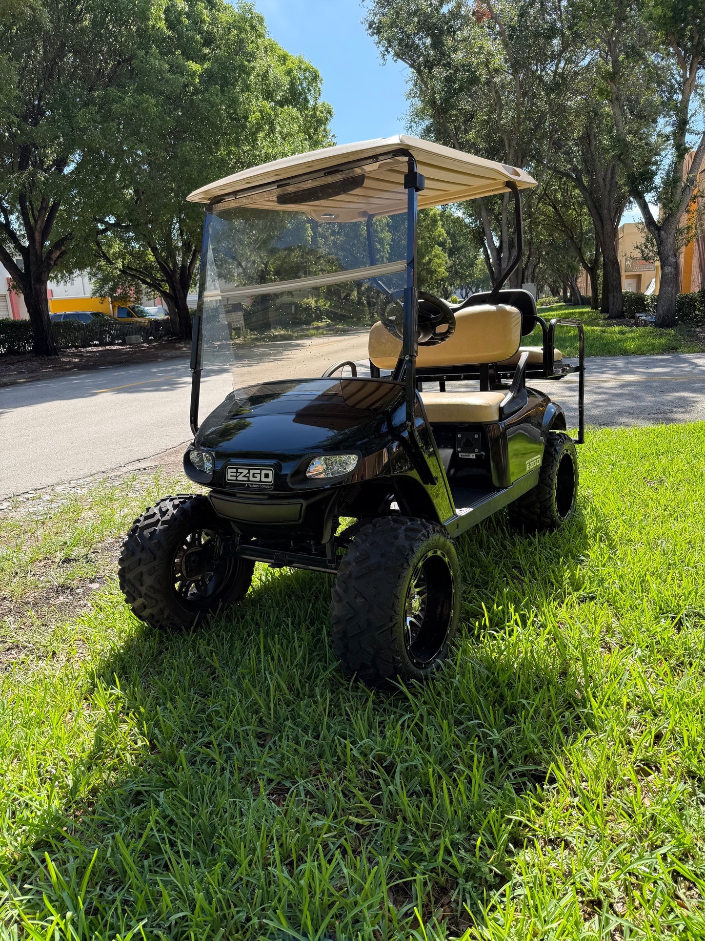 EZGO TXT 48 - 2017